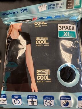 32 Degrees women’s 3-Pack Short Sleeve Scoop Neck Tee - Black